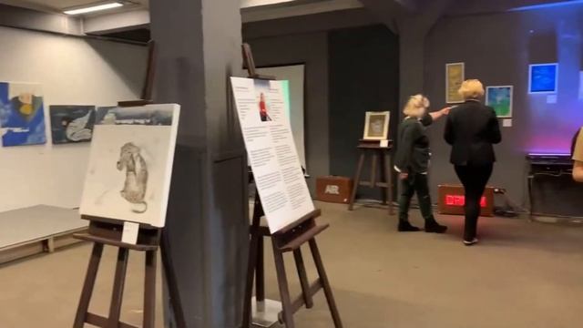 Израильская художница Полина Побережски в Рижской галерее HAPPY ART MUSEUM смотреть онлайн