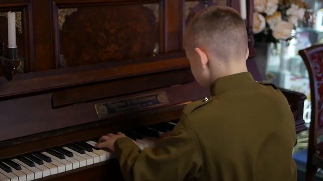 Исполнение "Танец" Ю.Щуровского в Парке "Патриот" на концерте "Родник Памяти"! смотреть онлайн