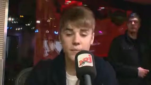 Justin Bieber maybe you do a duet with Selena Gomez смотреть онлайн