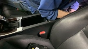 Замена сломанного USB-разъёма в подлокотнике Вольво хс60.