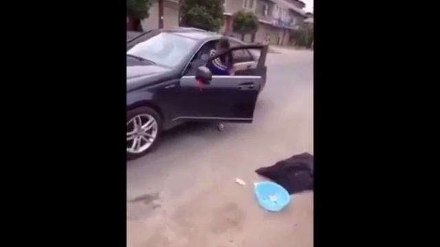 Шок! Пацан рухнул с дуба! смотреть онлайн