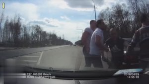 РАЗБОРКИ НА ДОРОГЕ