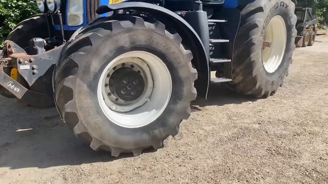 Køb New Holland T8040 4WD traktor på Klaravik.dk смотреть онлайн