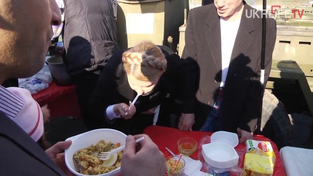 Як Юлію Тимошенко татарським пловом пригощали 21.04.2014 смотреть онлайн