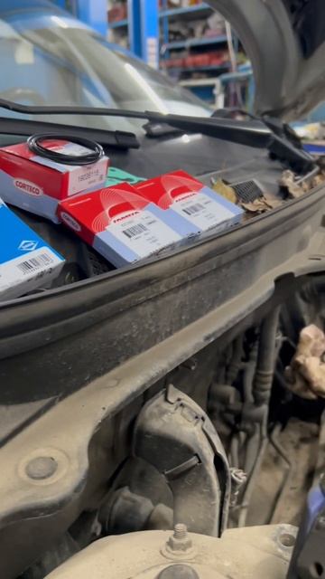 Замена маслосъемных колпачков на моторе 2,5t VOLVO XC90. смотреть онлайн