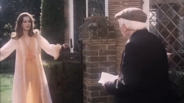 Valerie Leon in The Ups and Downs of a Handyman 2 смотреть онлайн
