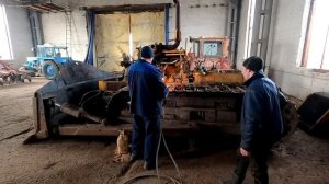 Василий разобрал соточку до рамы, но без сварщика дело дальше не пошло!