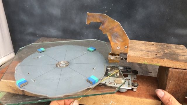 Peralatan untuk membuat pot semen terbuat dari hard drive komputer смотреть онлайн