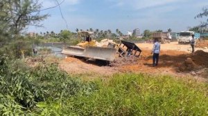 Строительство, засыпка тракторочек застрял