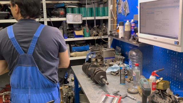 Установка коленвала Вольво 850 - инструкция №1 по сборка мотора. смотреть онлайн