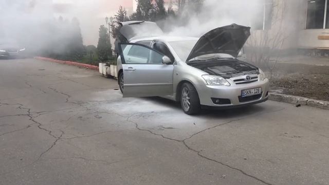 В Кишиневе загорелась машина смотреть онлайн