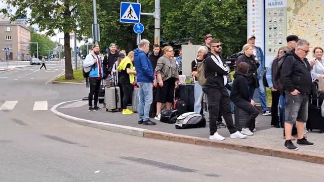 Rad čakajúcich na estónsko-ruskom hraničnom prechode v narve v júni 2024 смотреть онлайн