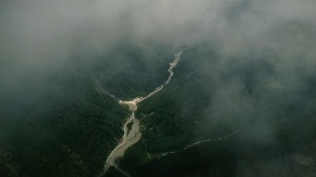 DJI Mini 2 flight above the Psluh river valley. смотреть онлайн