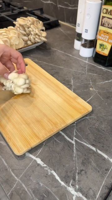 Паста в сливочном соусе с курицей смотреть онлайн