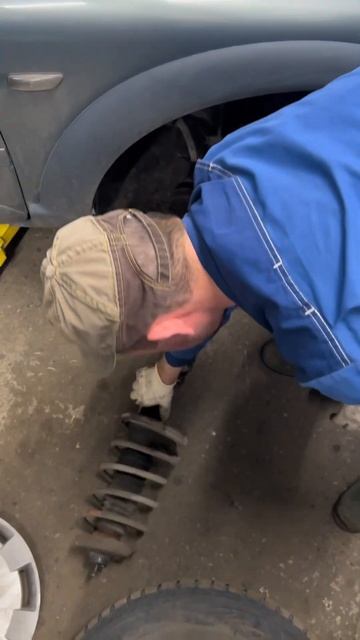 Замена комплекта передних амортизаторов на Вольво хс70. Запчасти SACHS. смотреть онлайн