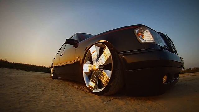 Mercedes W124 on 20" Asanti Alligator смотреть онлайн