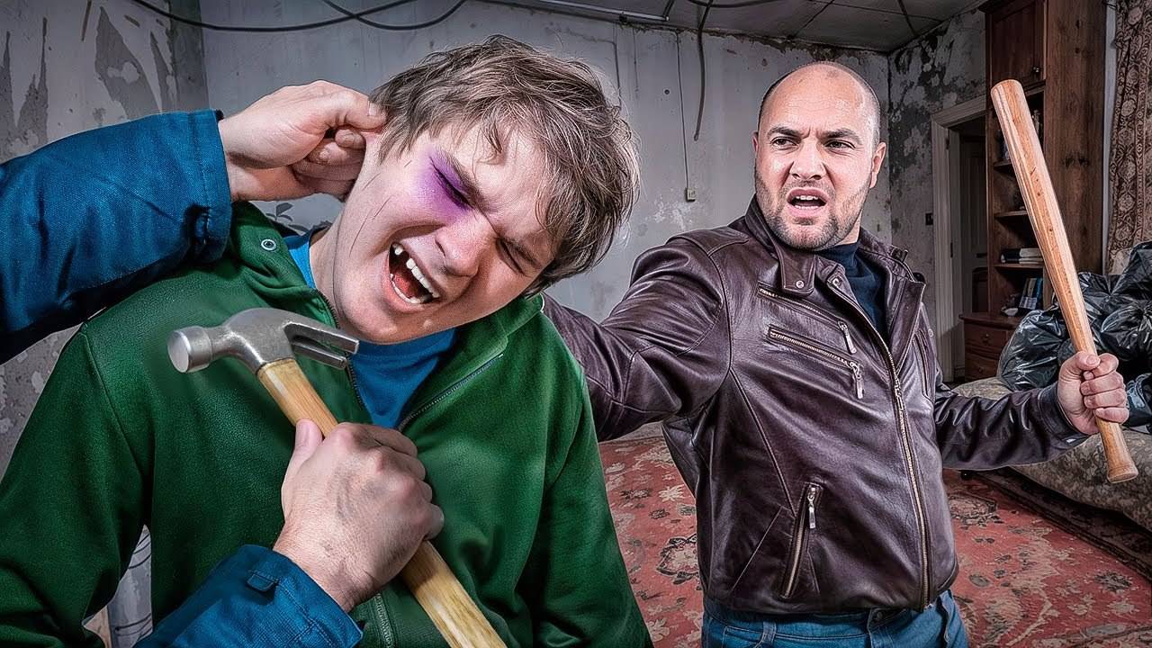 ШКОЛЬНИКА НАКАЗАЛИ ЗА ДОЛГИ КИНУЛ НА ДЕНЬГИ И ПОЖАЛЕЛ ОБ ЭТОМ смотреть онлайн