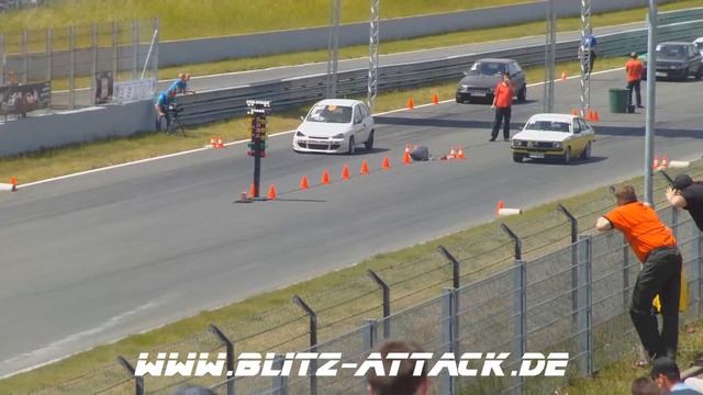 17. Opeltreffen Oschersleben 2012 - 1/8 Meile Opel Corsa B Blitz Attack Racing vs Opel Kadett C смотреть онлайн