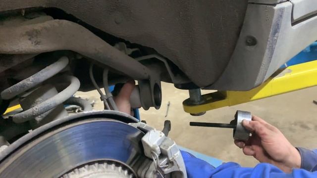 Замена сайлентблоков передней и задней подвески Вольво хс90. смотреть онлайн