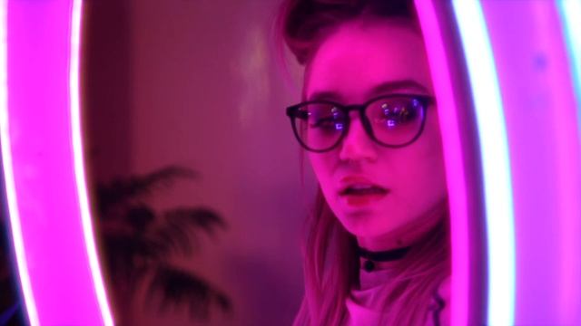 Neon Girl смотреть онлайн