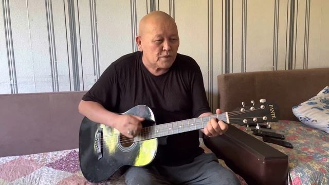 Оголтелый соловей-кавер на гитаре