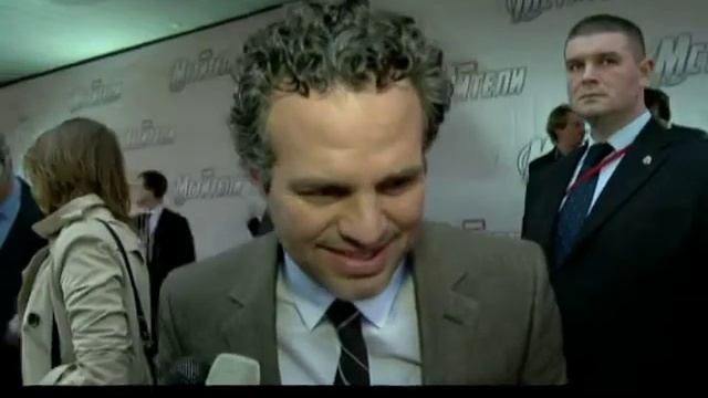 The Avengers: Moscow Premiere Mark Ruffalo Interview | ScreenSlam смотреть онлайн