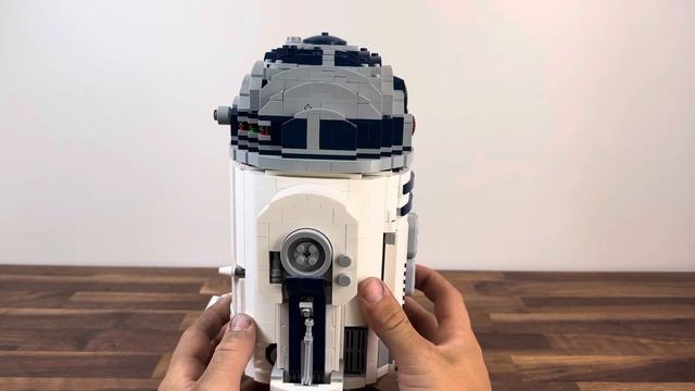LEGO Star Wars R2-D2 Comparison! (10225, 75308, 75379) смотреть онлайн