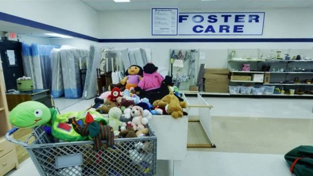 Miracle Hill Thrift Store - Easley | Easley, SC | Thrift Stores смотреть онлайн