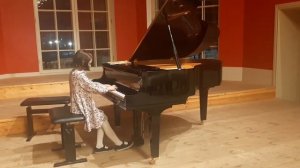 Хуго Рейнхольд, Светлячки, исполняет Глухих Ольга, 8 лет.