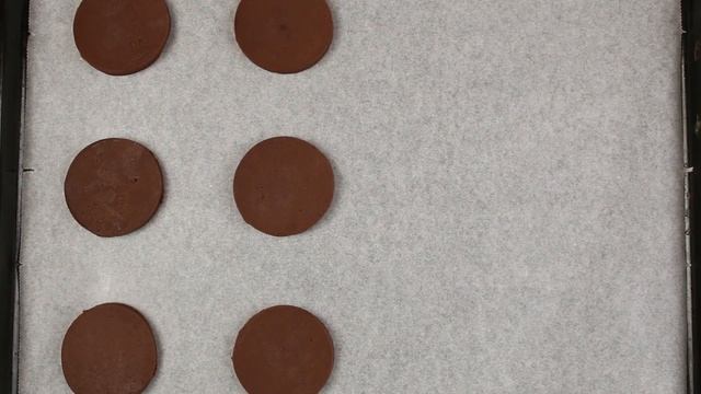 Homemade Chocolate Sandwich Cookies With THE BEST & FAST Vanilla Cream Cheese Frosting | Fuzz & Buz