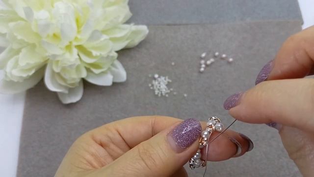 Плету КОЛЕЧКИ с кристаллами! Плетение из бусин Показываю как плести Архивное видео смотреть онлайн