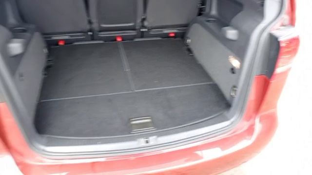 VOLKSWAGEN GOLF TOURAN. 2013год.