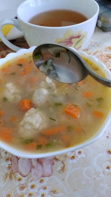 супчик с куриными фрикадельками, рисом