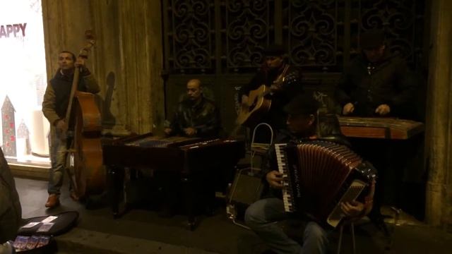 Рим, уличные музыканты. Декабрь 2016 смотреть онлайн