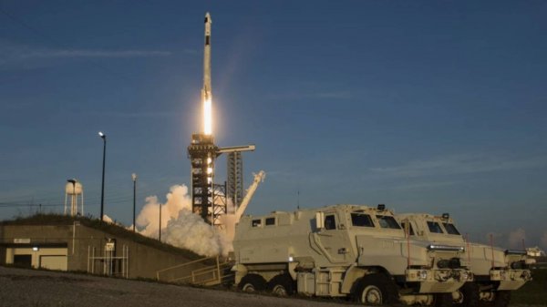 Space X запустила первую в истории космическую миссию для исследования полярных регионов Земли