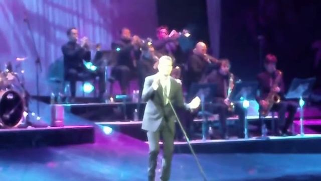 Michael Buble at the Rose Garden 4-2-10 смотреть онлайн