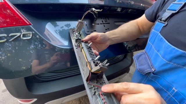 Причины неисправности электрозамка в двери багажника Вольво хс70. смотреть онлайн