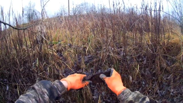 пробиваю старую деревню. Нашел ствольную коробку от винтовки мосина . хорошие находки! смотреть онлайн