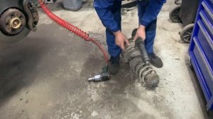 Диагностика ходовой части и устранение стука в подвеске Вольво хс90.