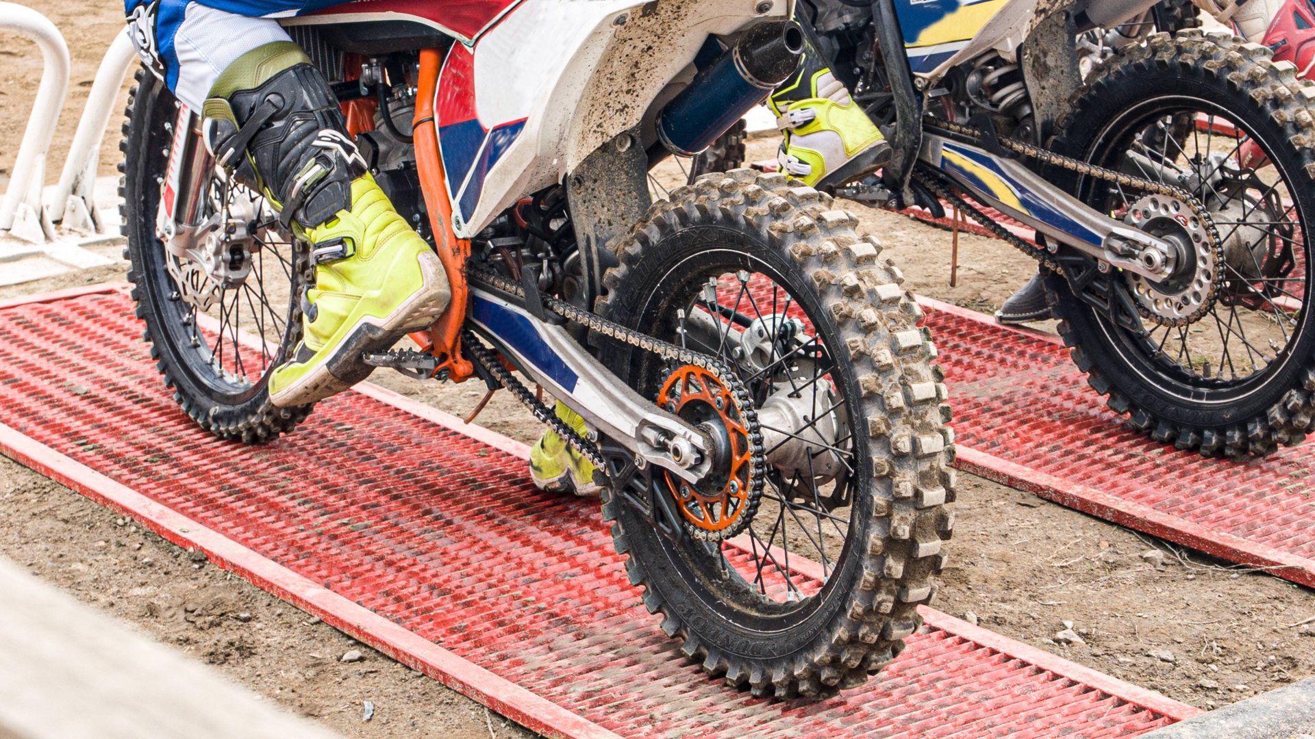 Мотокросс смотреть онлайн