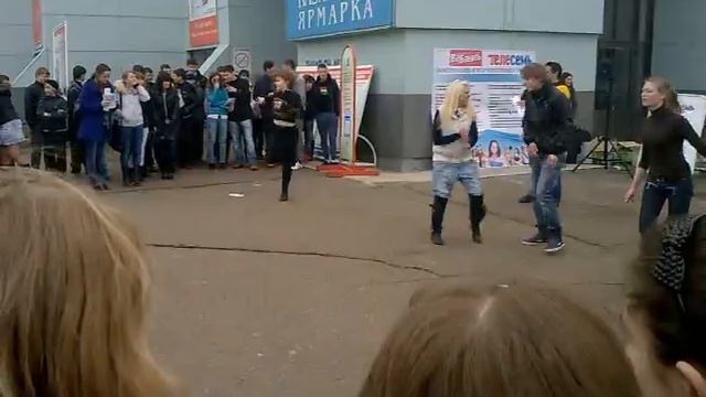 ZOMG Dance Battle смотреть онлайн