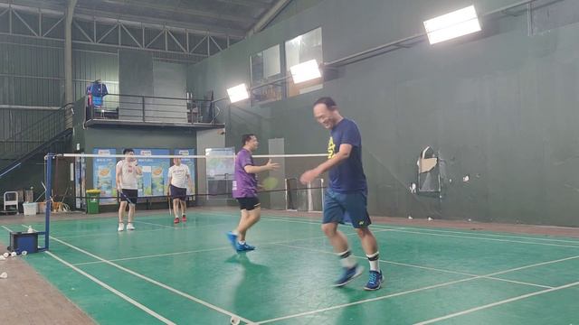 Lacoste Badminton.. The DJ 🆚 Hendry vK.. 🤙🏸 смотреть онлайн