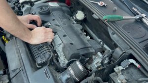 Подробно о замене свечей зажиганий на VOLVO S60 с мотором 2,5Т.