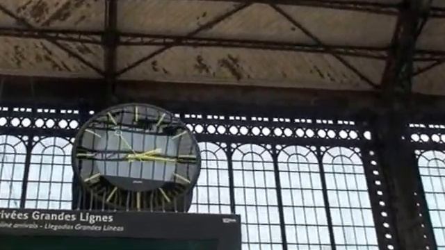 Gare d'Austerlitz 13 juillet 2013 aprés la catastrophe ferroviaire смотреть онлайн