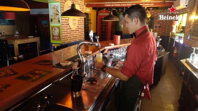 Vote for Quintin - Heineken Bartender Contest смотреть онлайн