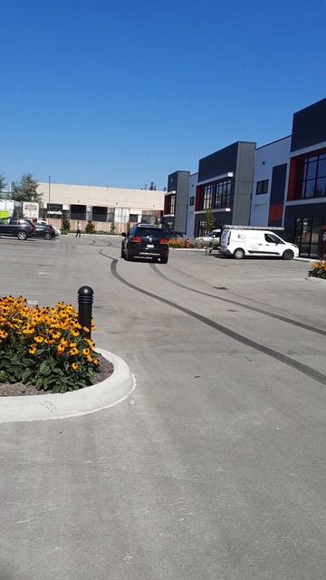 W12 VOLKSWAGEN TOUAREG LAUNCH CONTROL #shorts смотреть онлайн