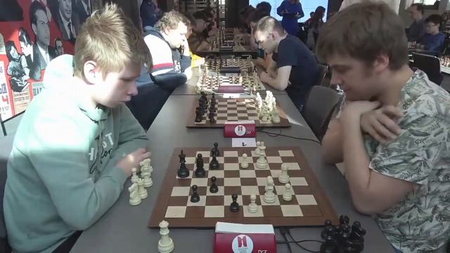 1 этап Кубка Москвы по блицу GM Захарцов Владимир (2554) -      Паничкин Алексей (2065)