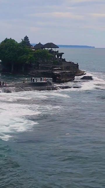 Bali | Beautiful Tanah Lot Temple, Indonesia #shorts #tanahlot #bali #balitemple