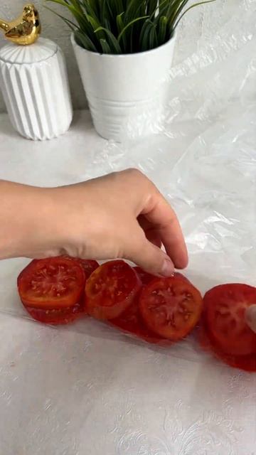 Как правильно замараживать помидоры. ССЫЛКА В ОПИСАНИИ смотреть онлайн