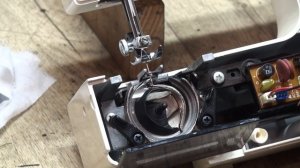 Швейная машина Jaguar 281 мини. Диагноз-сбился челночный ход.... Устаняем.